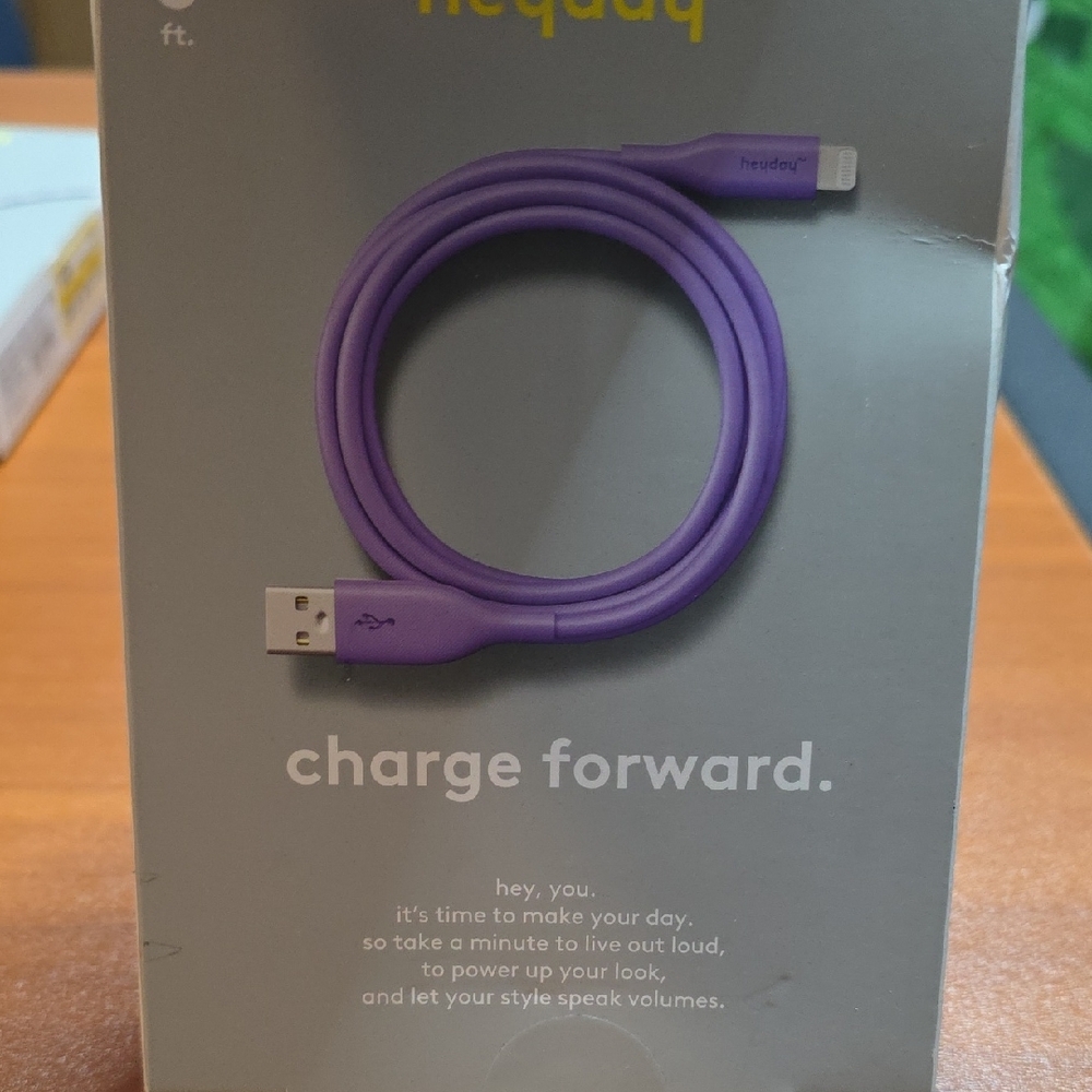 Heyday Lavender Soft-Touch Lightning Cable - Picture 3 of 3
